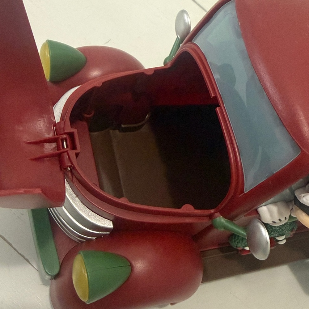 Disney Parks 2025 Exclusive Mickey’s Very Merry Christmas Party Popcorn Bucket - Picture 6 of 10